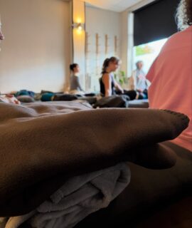 Restorative Yoga Teacher Training with @ashby_anna -  a morning of practice followed by an afternoon’s sequencing work and practicum, with time to experience different set ups and hold one final pose before close.  To witness every one either radiating serenity or release as they emerged this evening was just magical. As it always is when you spend time with Anna ✨✨

One final day of training tomorrow.